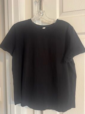 lululemon athletica Black Short Sleeve Crewneck Tee